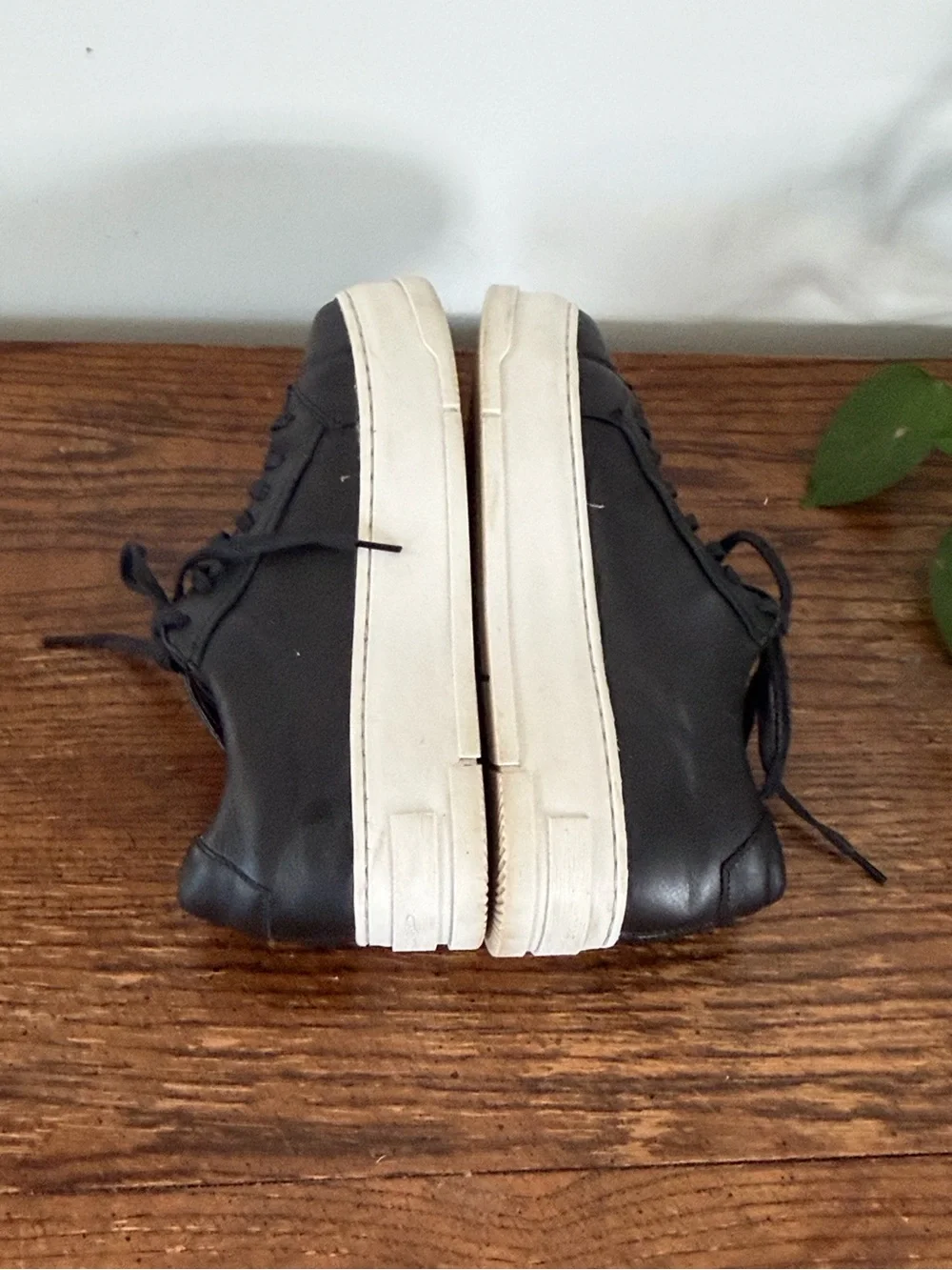 Vagabond Black Leather Platform Sneakers with White Cream Sole Size 9 US